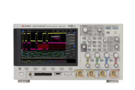 Osiloskop (TEKTRONIX MDO3034)